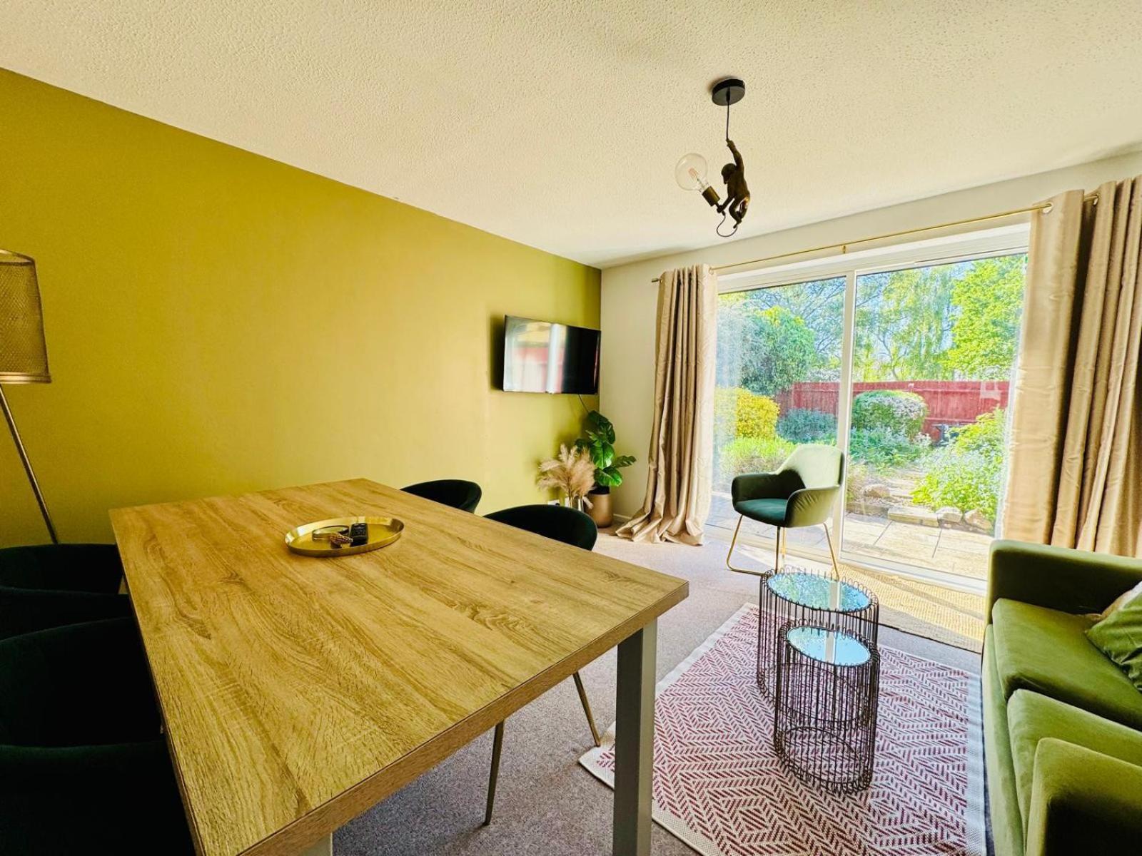 2 Bed House, Sleeps 6, Dog Friendly, Close To A14 M11, With Garden & Parking Long Stay Work Contractor Leisure, Jade CBG エクステリア 写真
