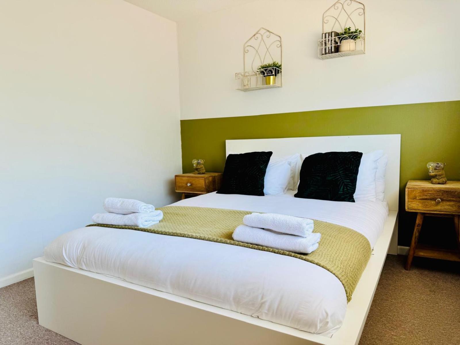 2 Bed House, Sleeps 6, Dog Friendly, Close To A14 M11, With Garden & Parking Long Stay Work Contractor Leisure, Jade CBG エクステリア 写真