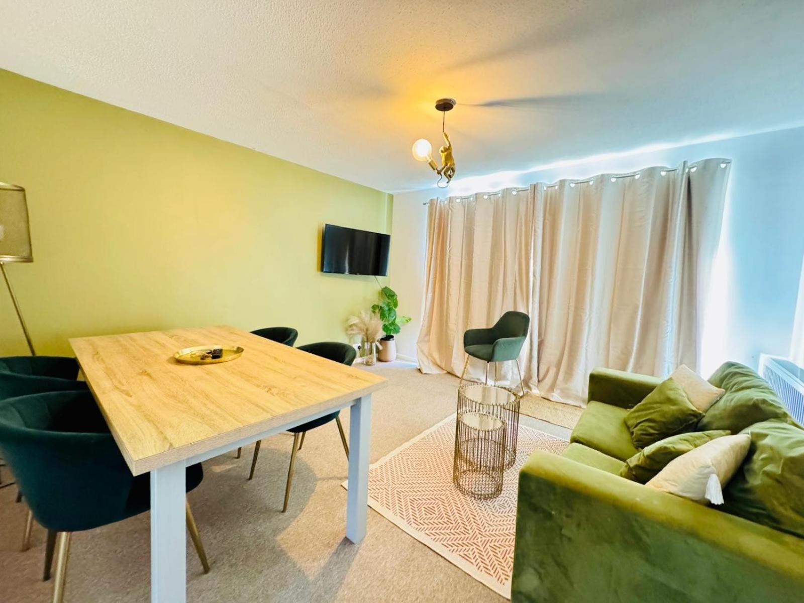 2 Bed House, Sleeps 6, Dog Friendly, Close To A14 M11, With Garden & Parking Long Stay Work Contractor Leisure, Jade CBG エクステリア 写真