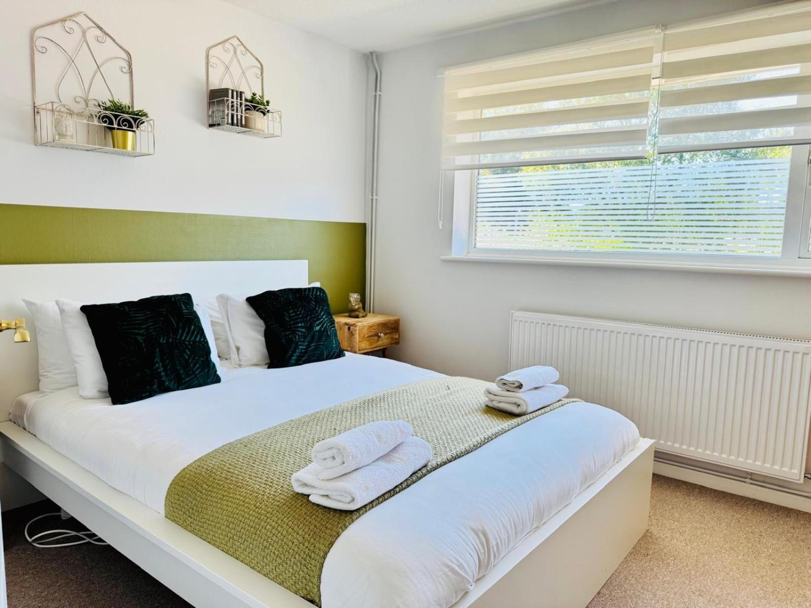 2 Bed House, Sleeps 6, Dog Friendly, Close To A14 M11, With Garden & Parking Long Stay Work Contractor Leisure, Jade CBG エクステリア 写真