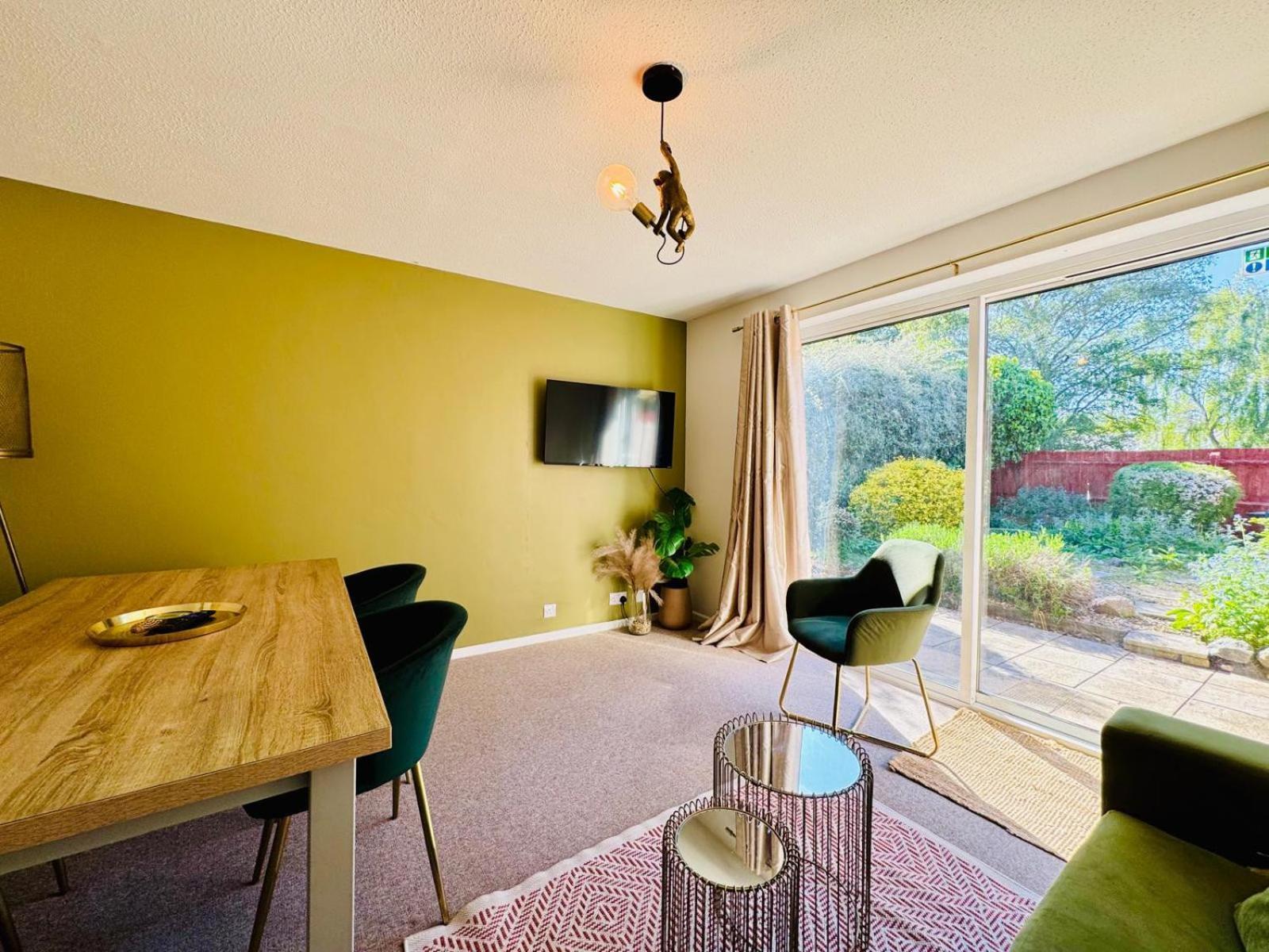 2 Bed House, Sleeps 6, Dog Friendly, Close To A14 M11, With Garden & Parking Long Stay Work Contractor Leisure, Jade CBG エクステリア 写真