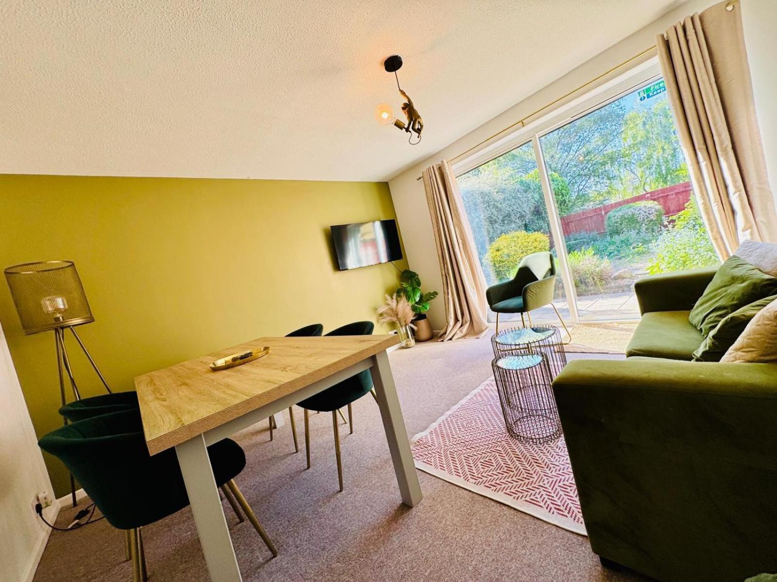 2 Bed House, Sleeps 6, Dog Friendly, Close To A14 M11, With Garden & Parking Long Stay Work Contractor Leisure, Jade CBG エクステリア 写真